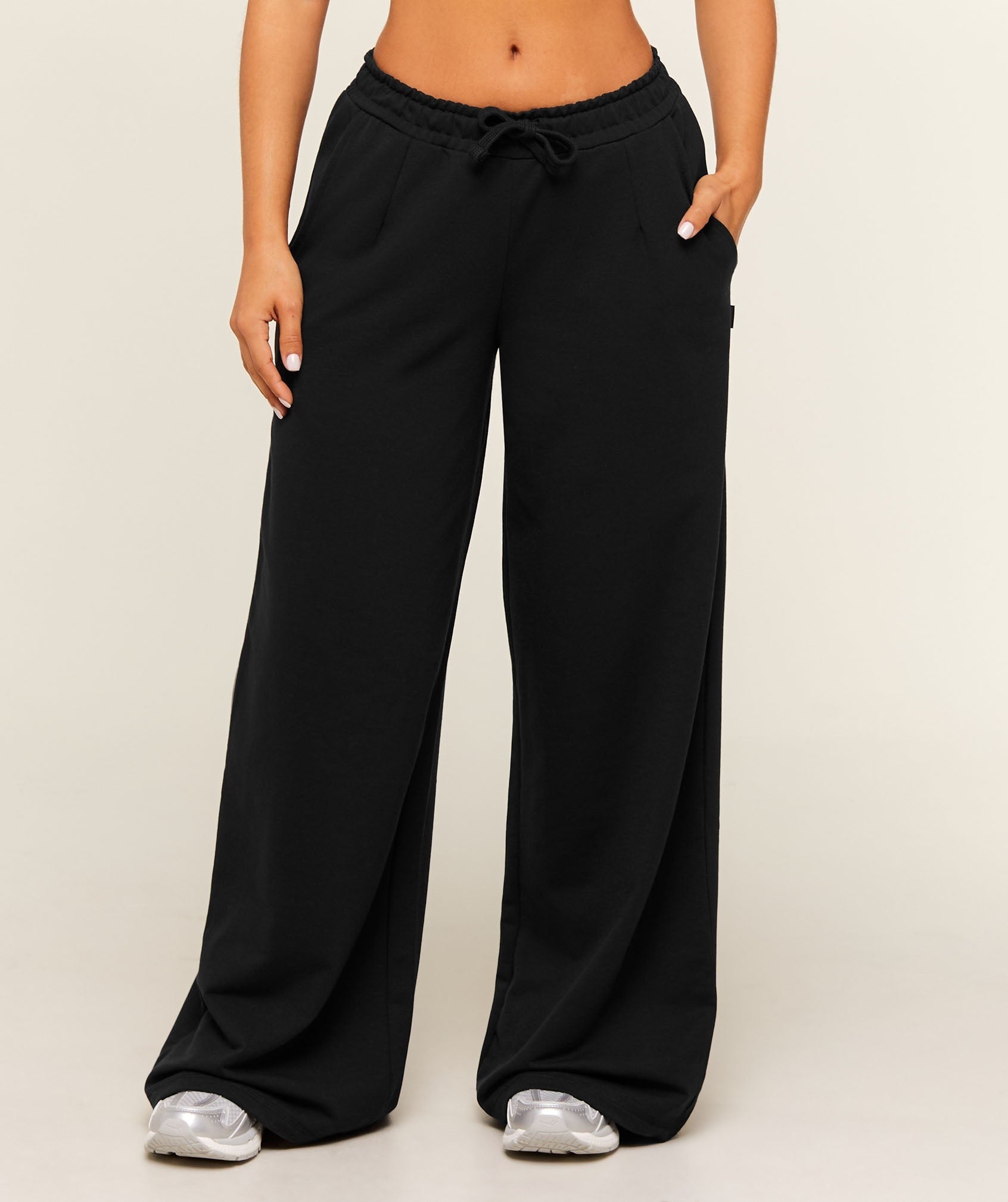 Lightweight Wide Leg Pant Short