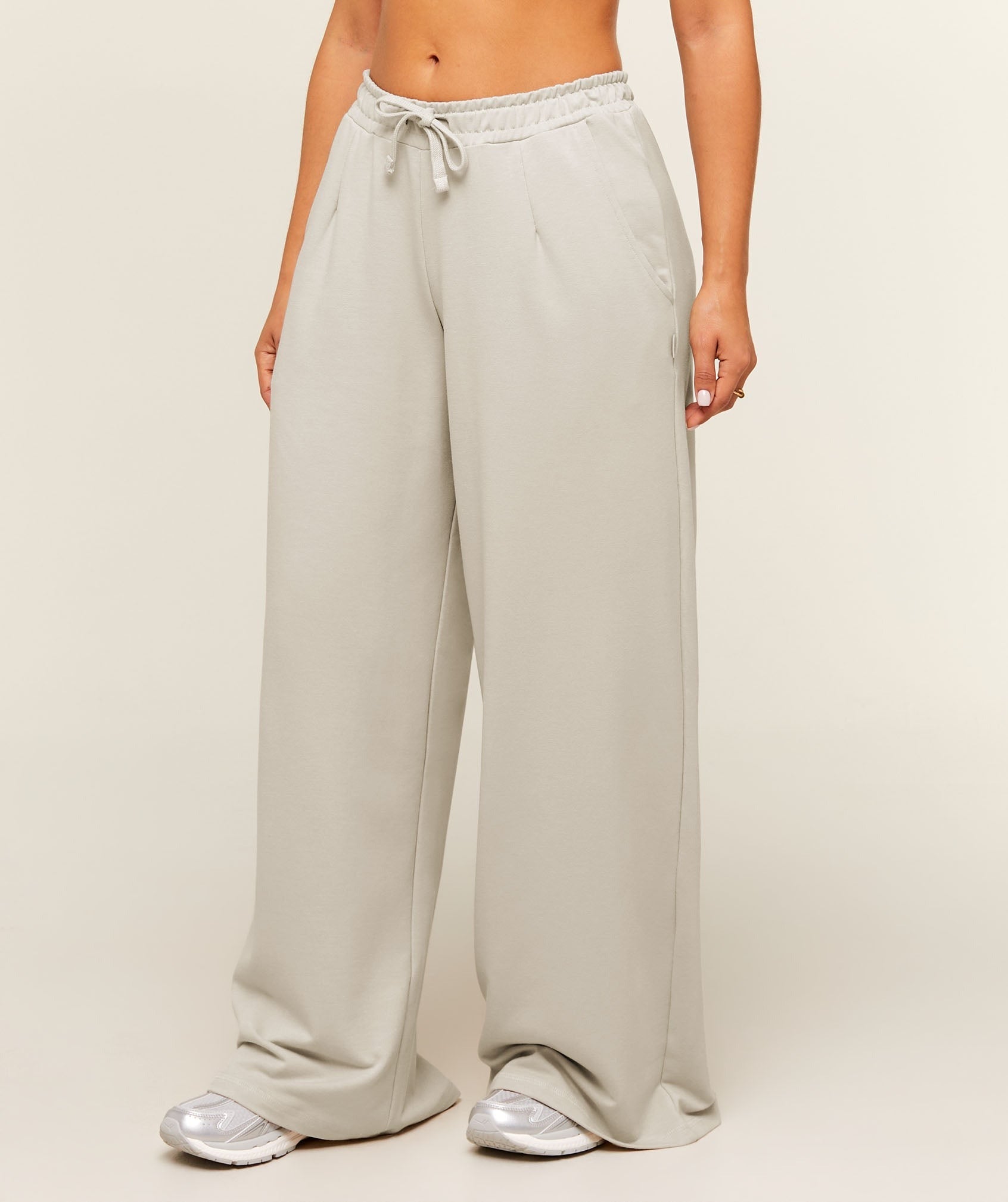 Lightweight Wide Leg Pant Short