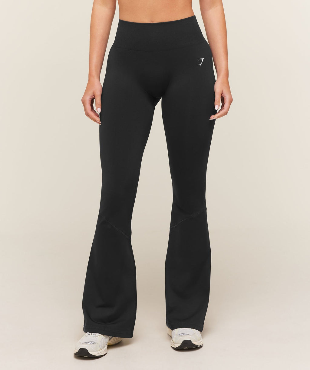Everyday Seamless Flared Leggings