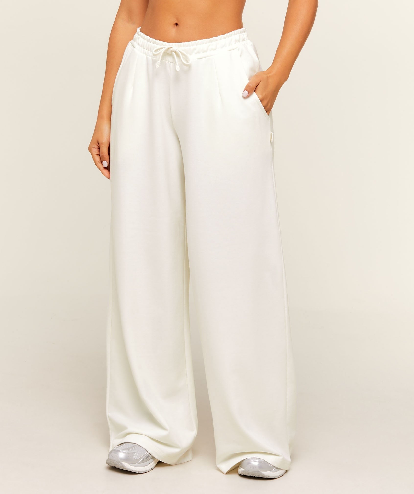 Lightweight Wide Leg Pant Short