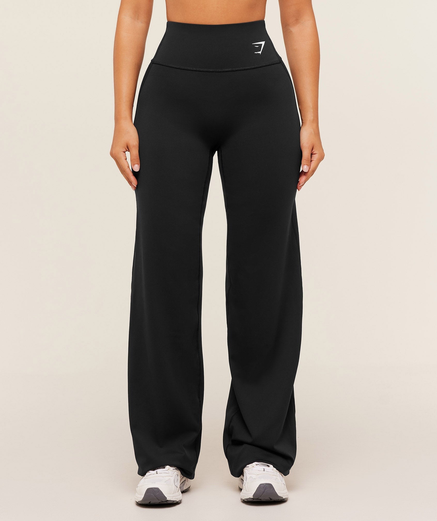 Training Straight Leg Short Leggings