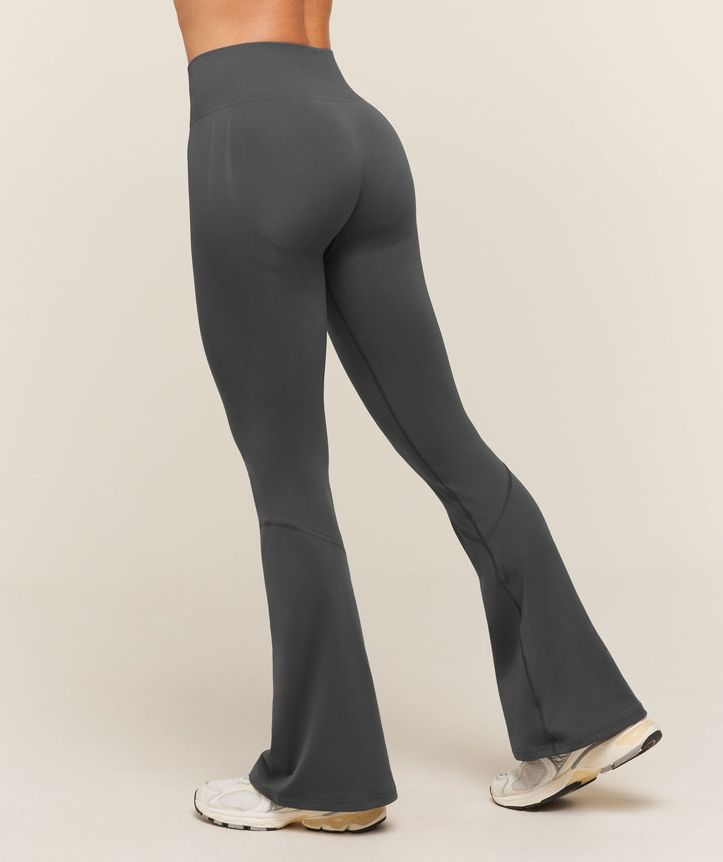 Everyday Seamless Flared Leggings