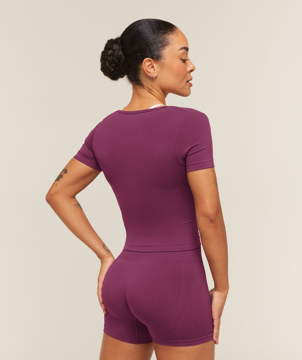 Everyday Seamless Tight Fit Crew Neck Tee