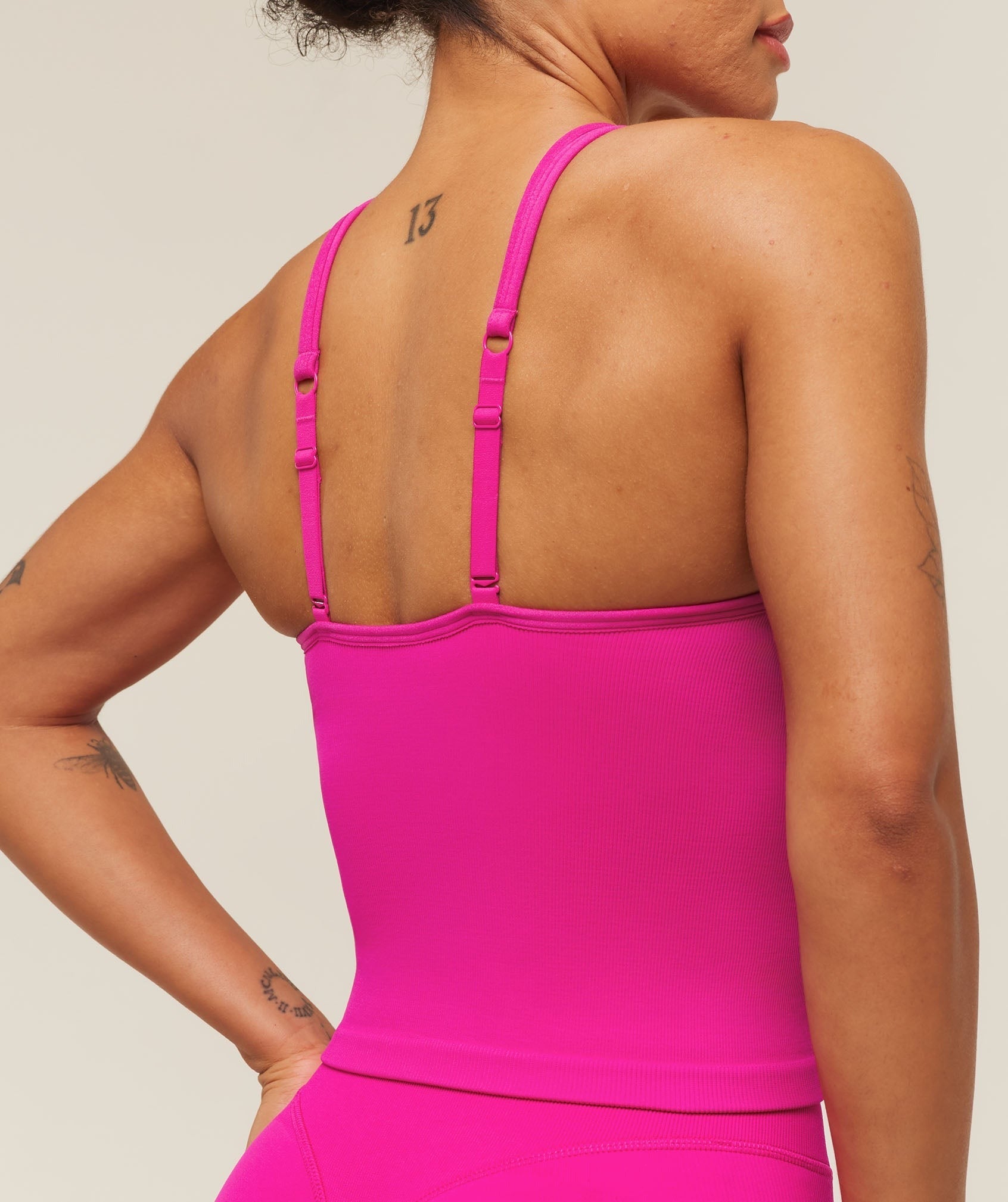 Lift Seamless Tank with Shelf