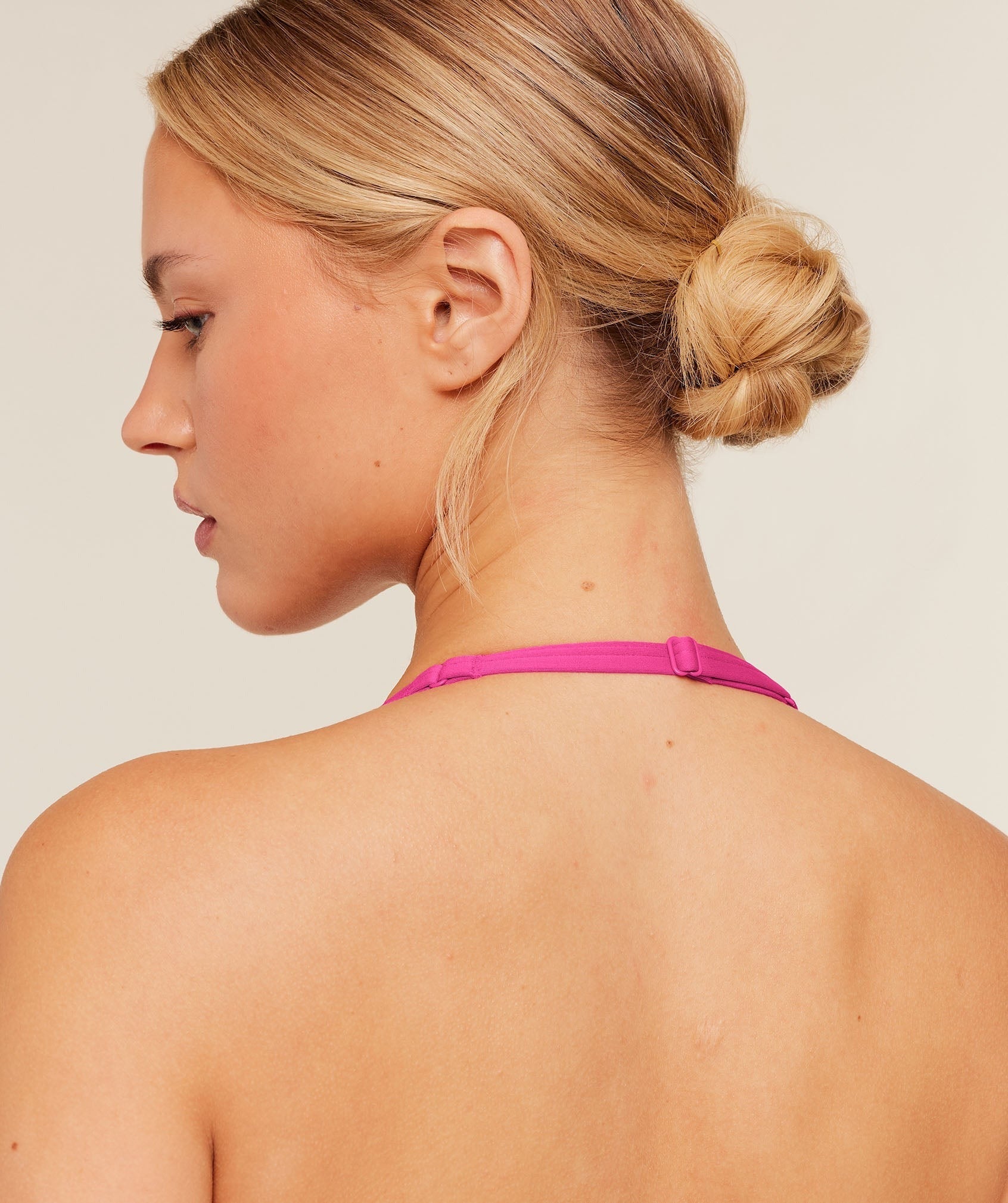 Minimal Halterneck Sports Bra