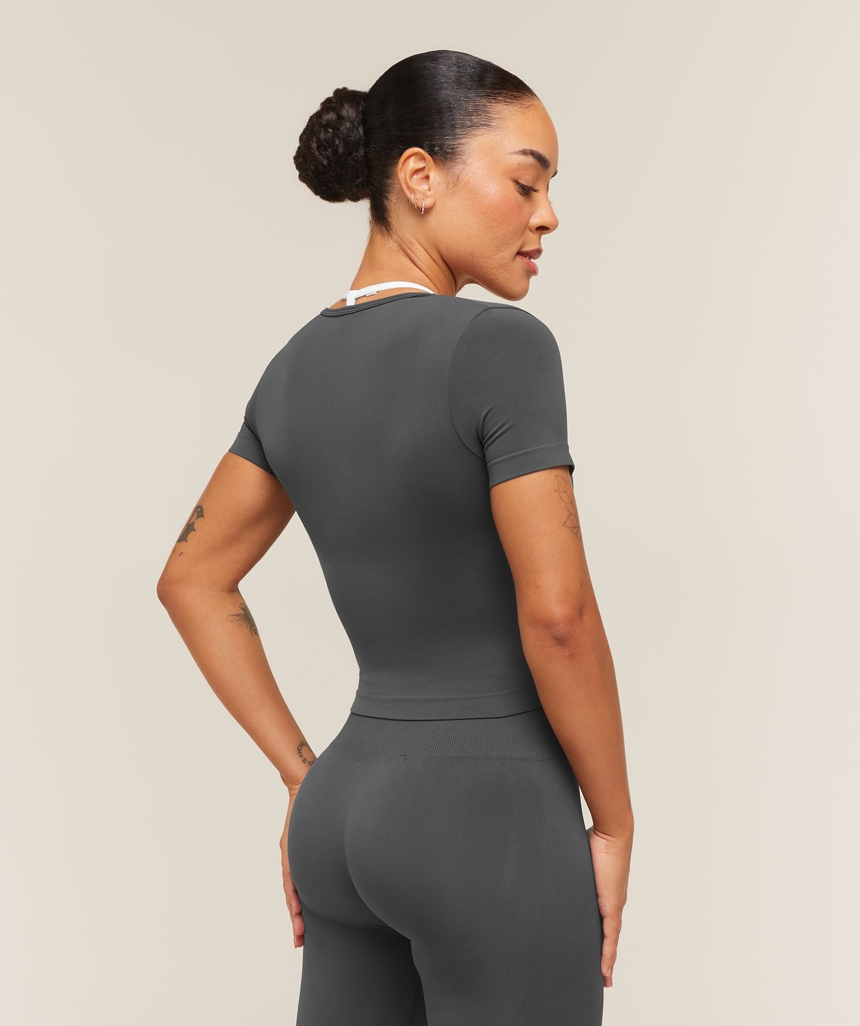 Everyday Seamless Tight Fit Crew Neck Tee
