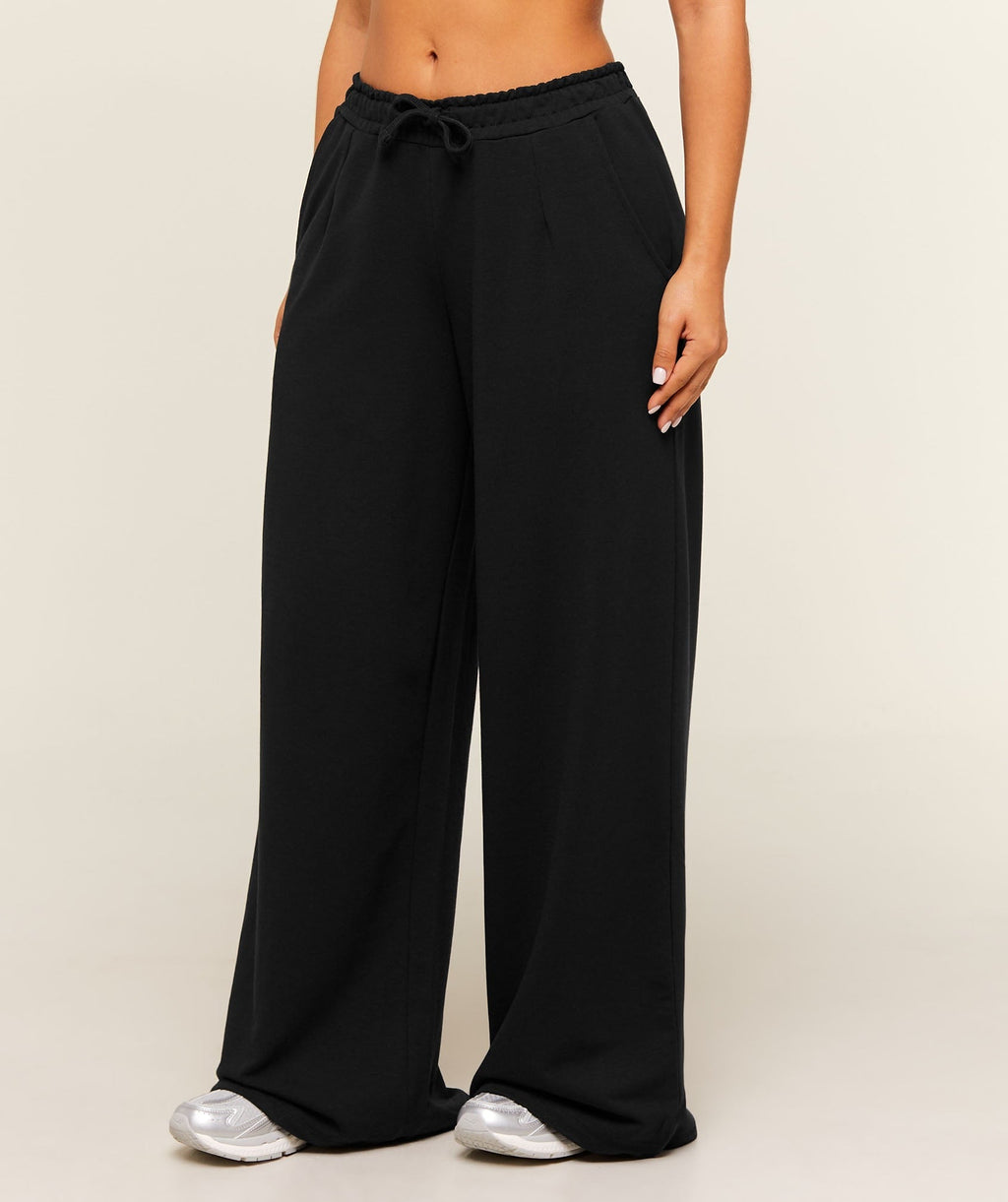 Lightweight Wide Leg Pant Short