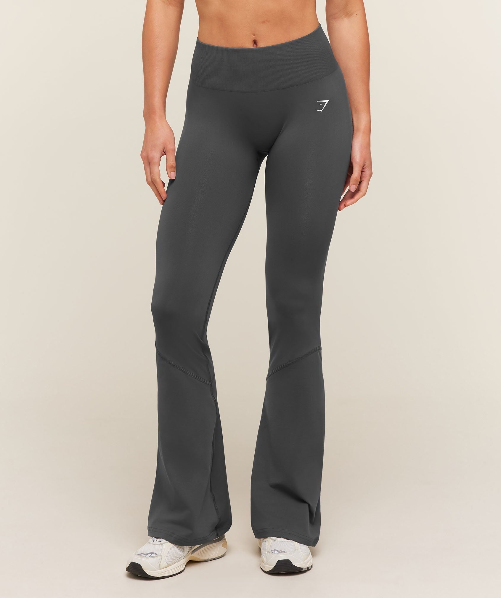 Everyday Seamless Flared Leggings