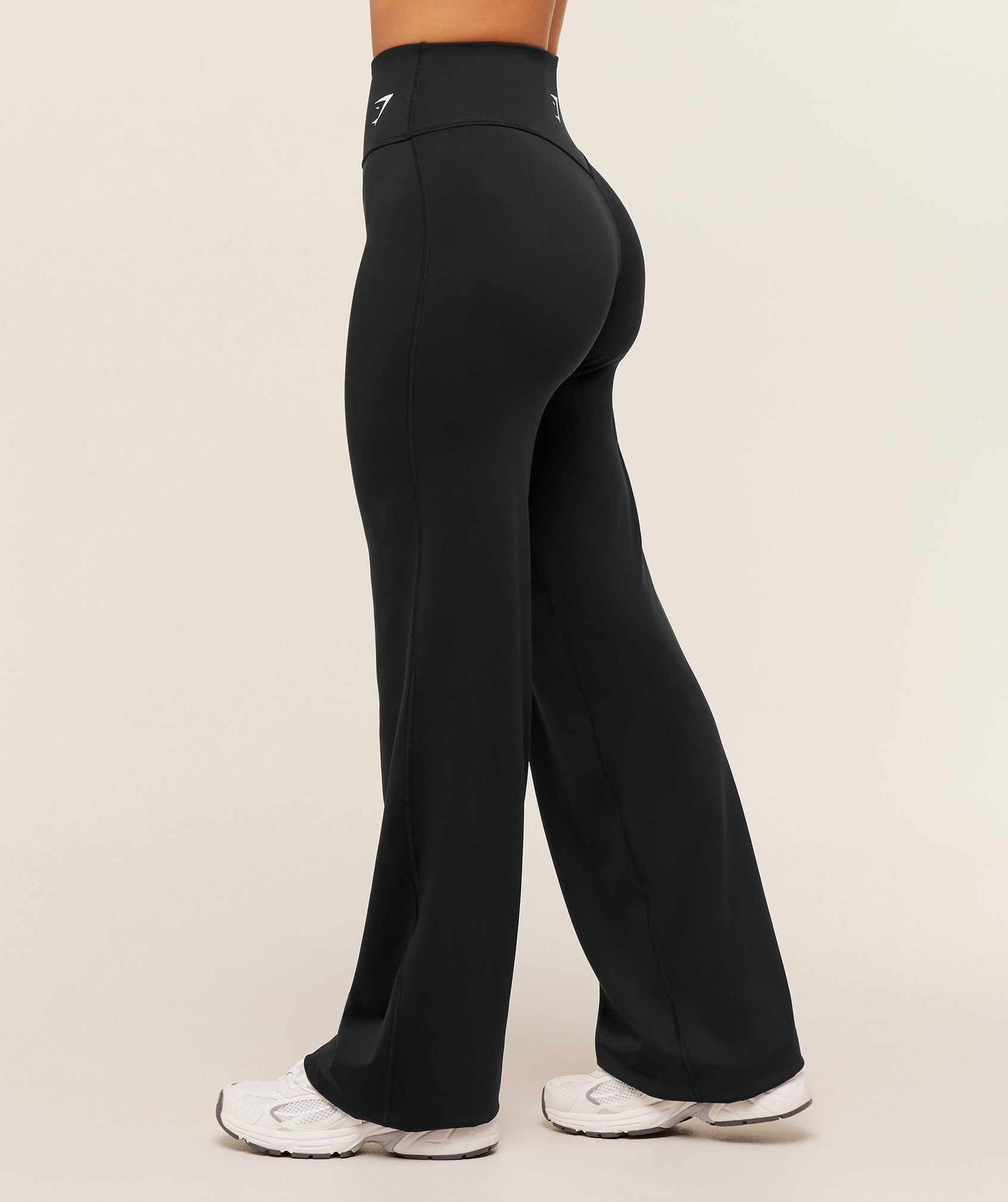 Training Straight Leg Short Leggings