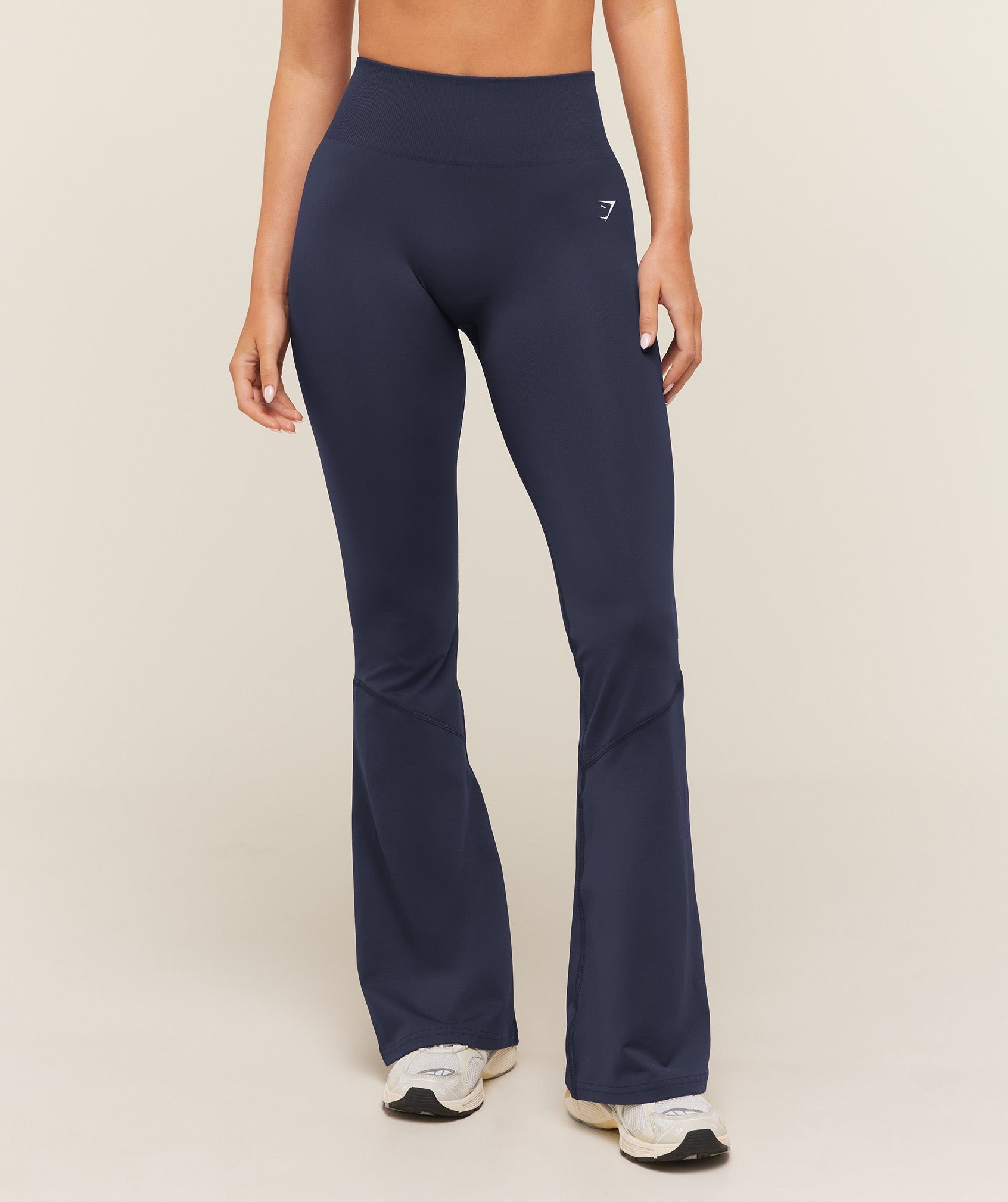Everyday Seamless Flared Leggings