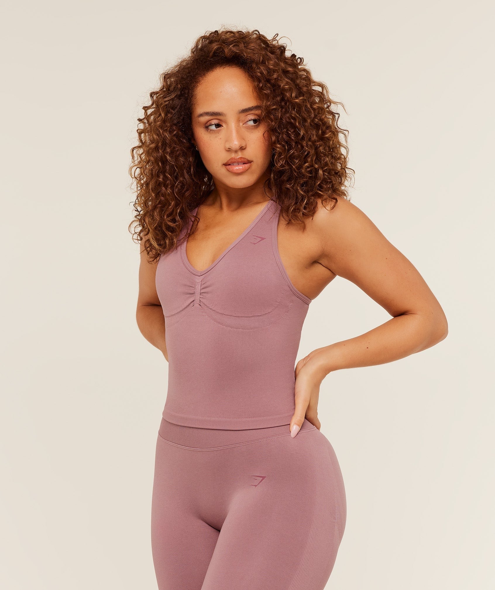 Lift Seamless Tank with Shelf