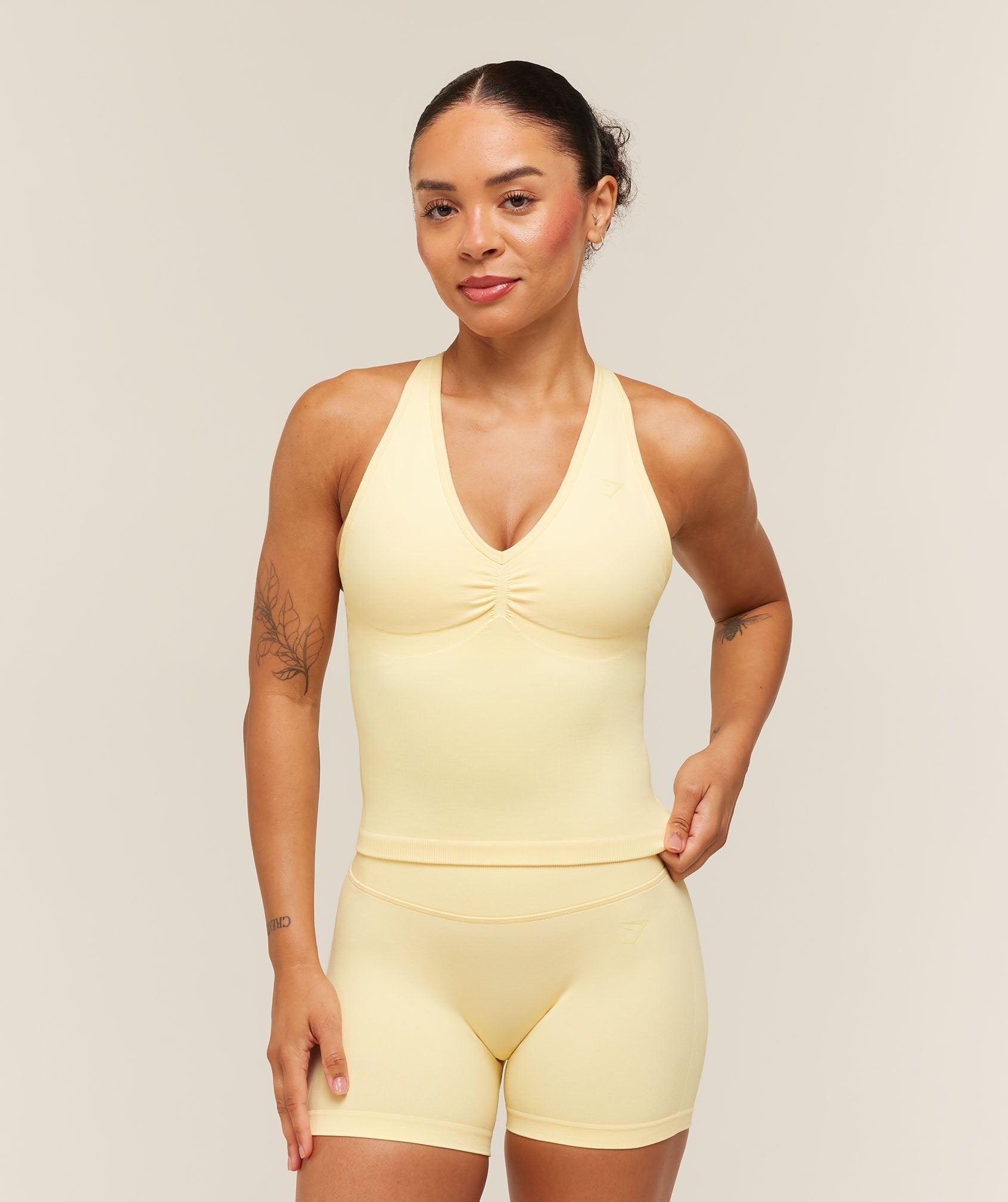 Lift Seamless Tank with Shelf