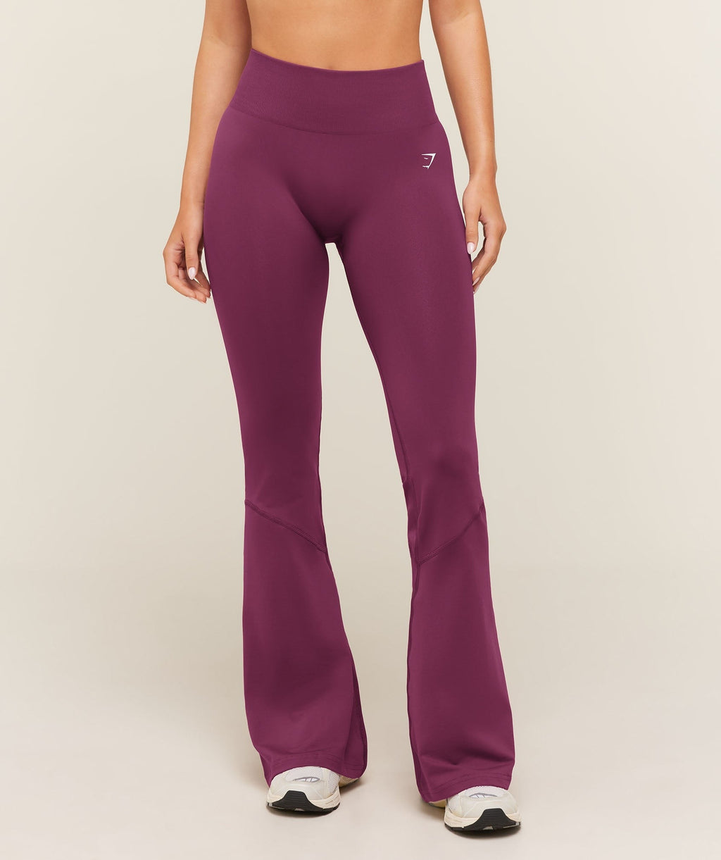 Everyday Seamless Flared Leggings