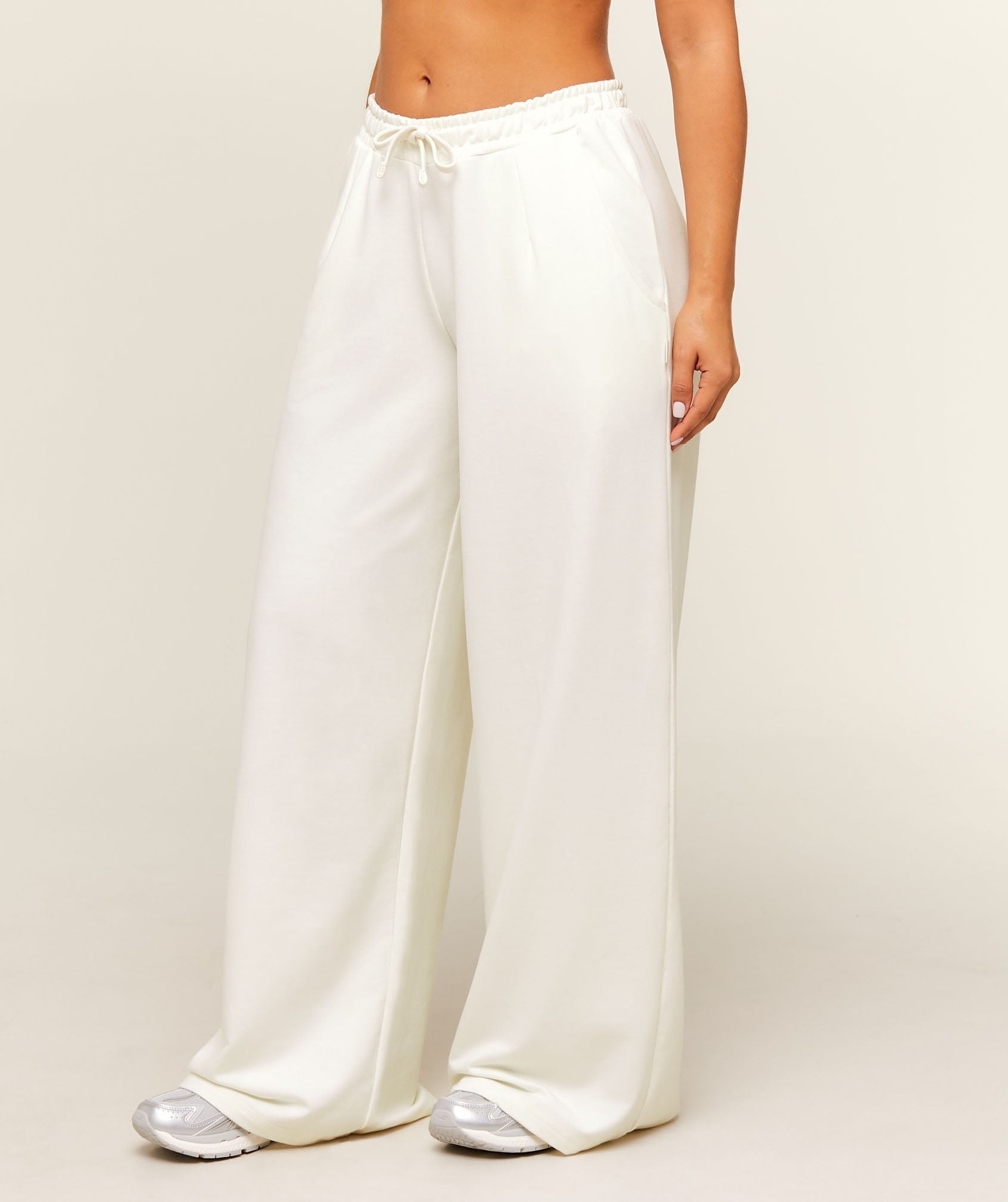 Lightweight Wide Leg Pant Short