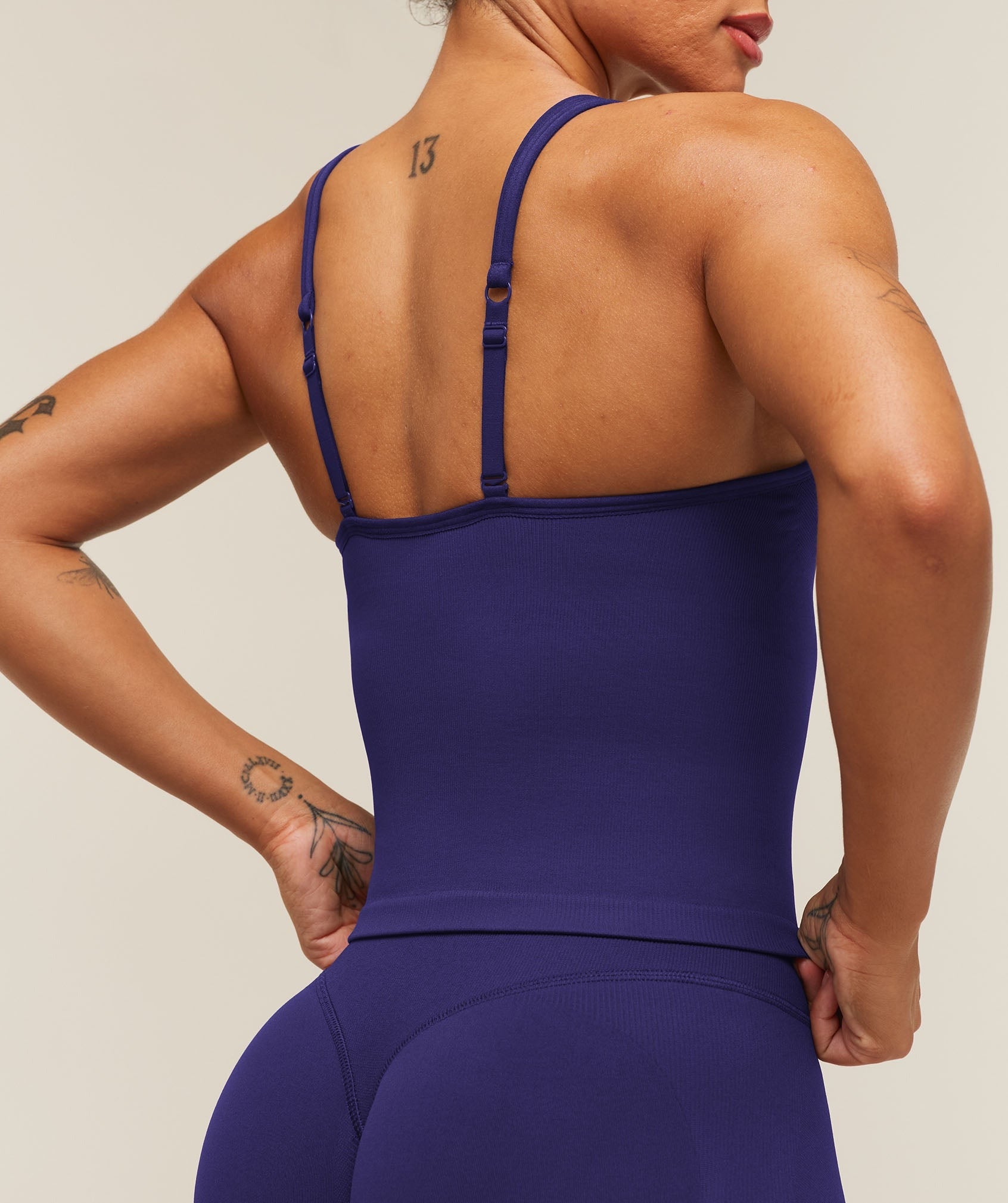Lift Seamless Tank with Shelf
