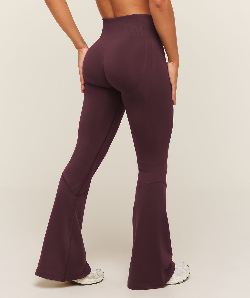 Everyday Seamless Flared Leggings
